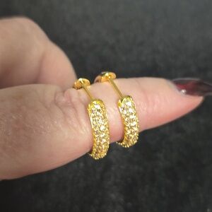 🆕️✨️ Simulated Champagne Diamond Inside Out Hoop Earrings in Goldtone ✨️